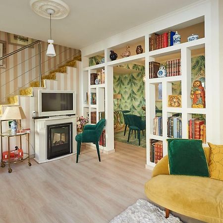 Apartamento Luxurious Triplex Near The Beach In Estoril Exterior foto