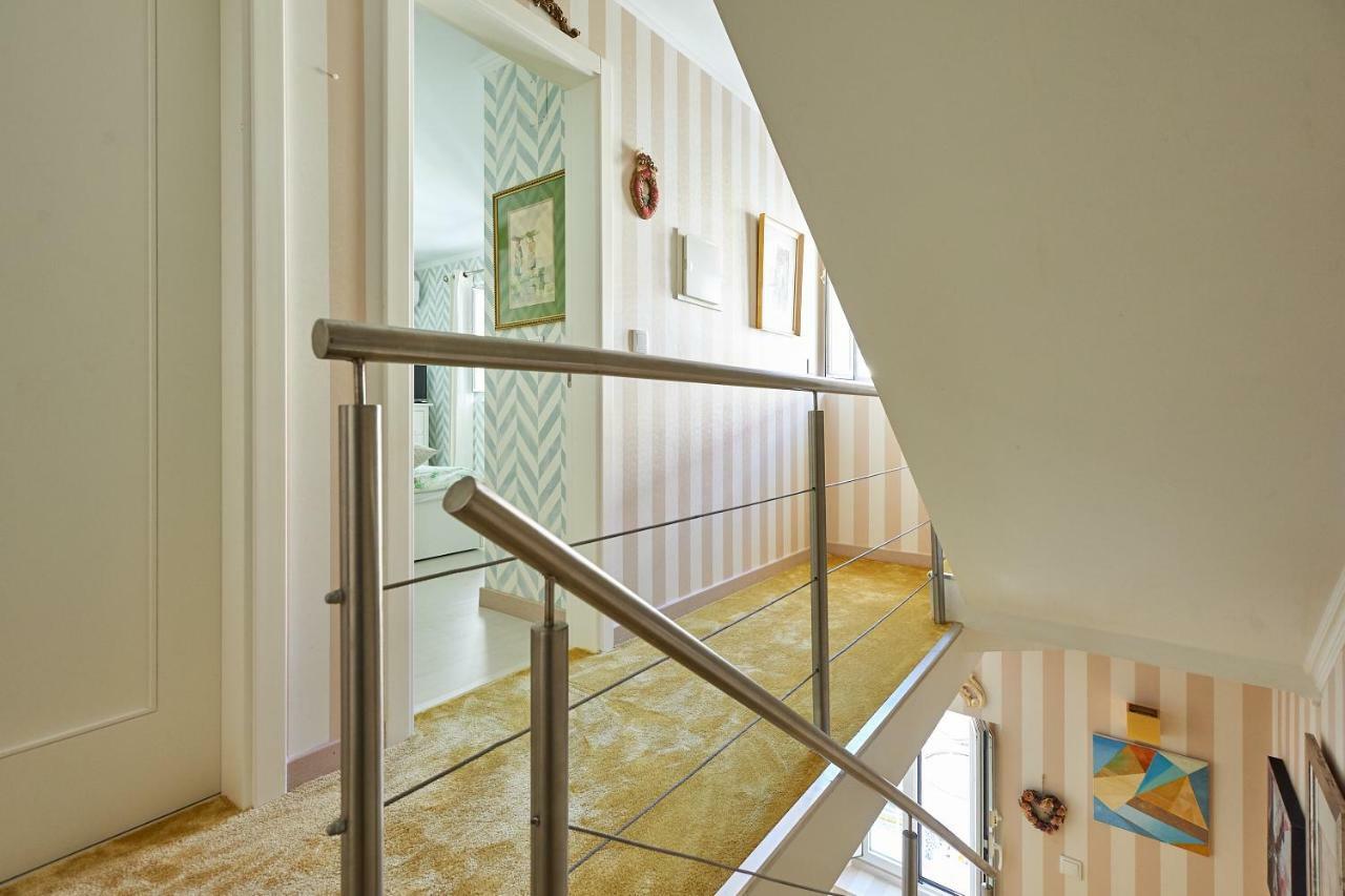Apartamento Luxurious Triplex Near The Beach In Estoril Exterior foto